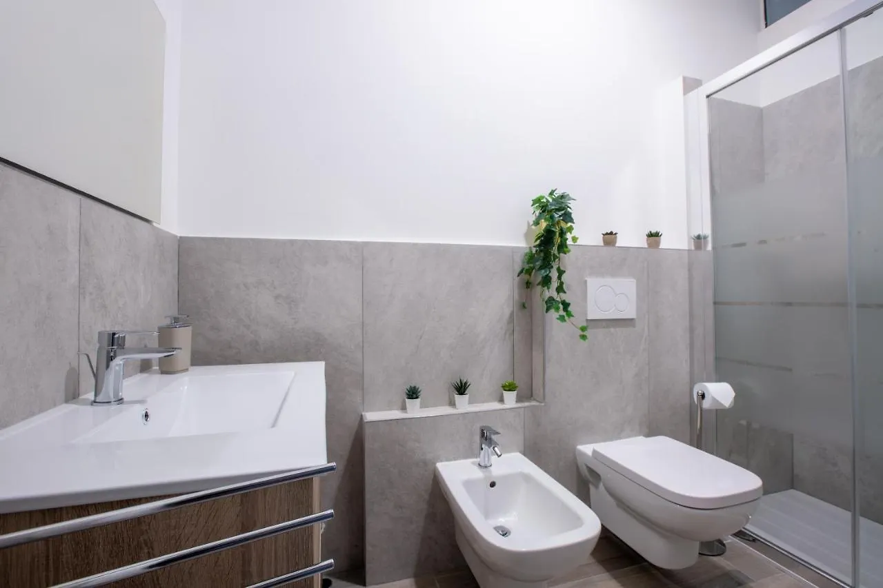 Milano City Apartments - Stylish House Free Wifi-Parking-Airport  Milan