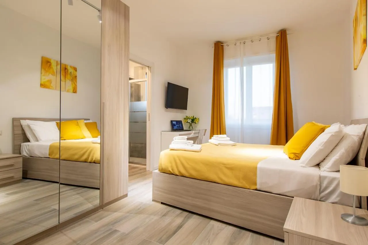 Milano City Apartments - Stylish House Free Wifi-Parking-Airport  Milan