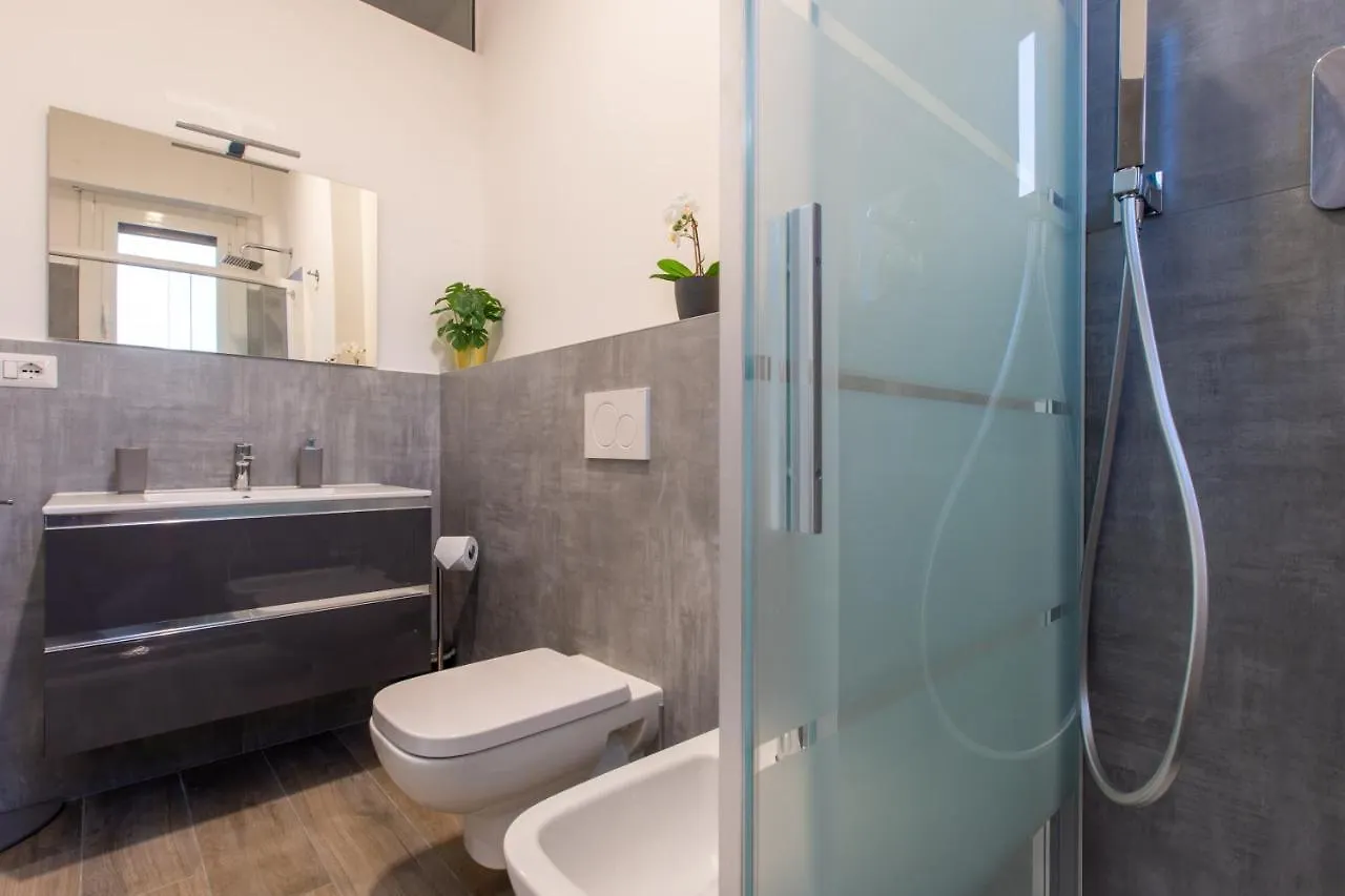Milano City Apartments - Stylish House Free Wifi-Parking-Airport Milan